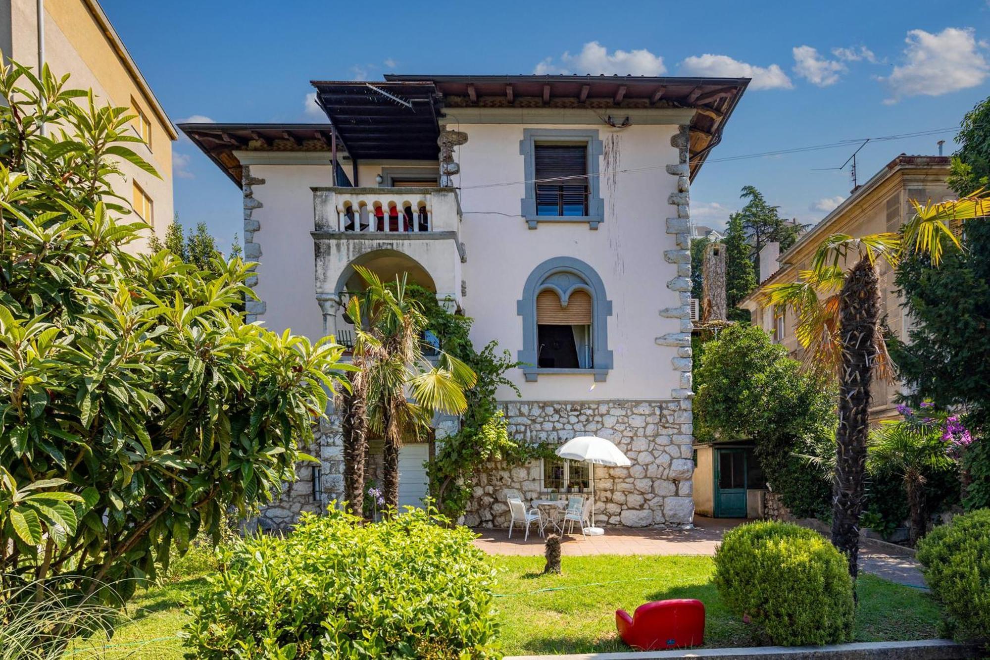City Apartment With Garden - Happy Rentals Рієка Екстер'єр фото