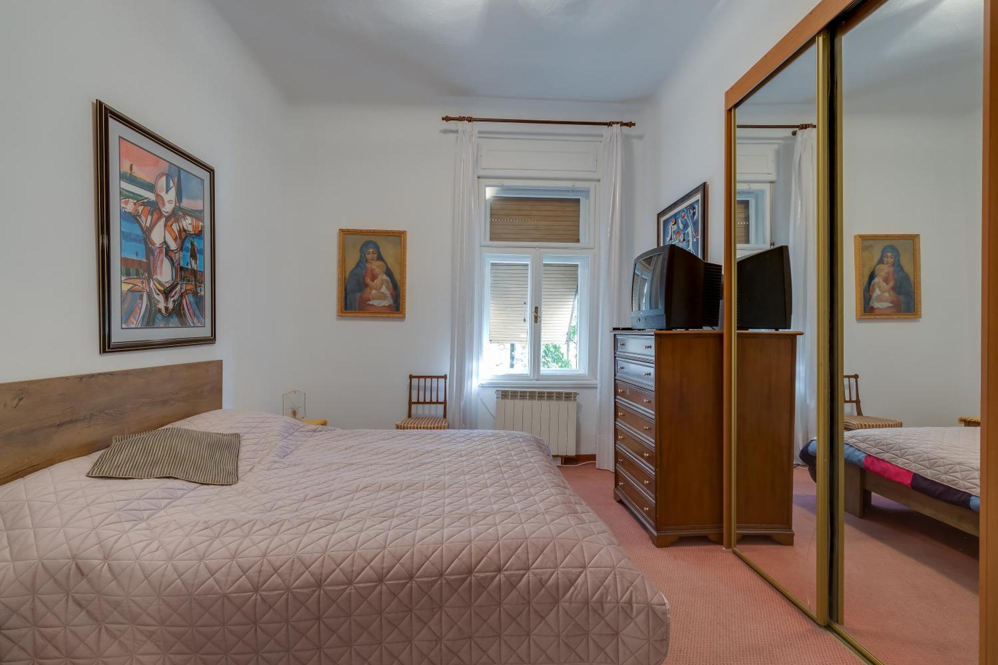 City Apartment With Garden - Happy Rentals Рієка Екстер'єр фото
