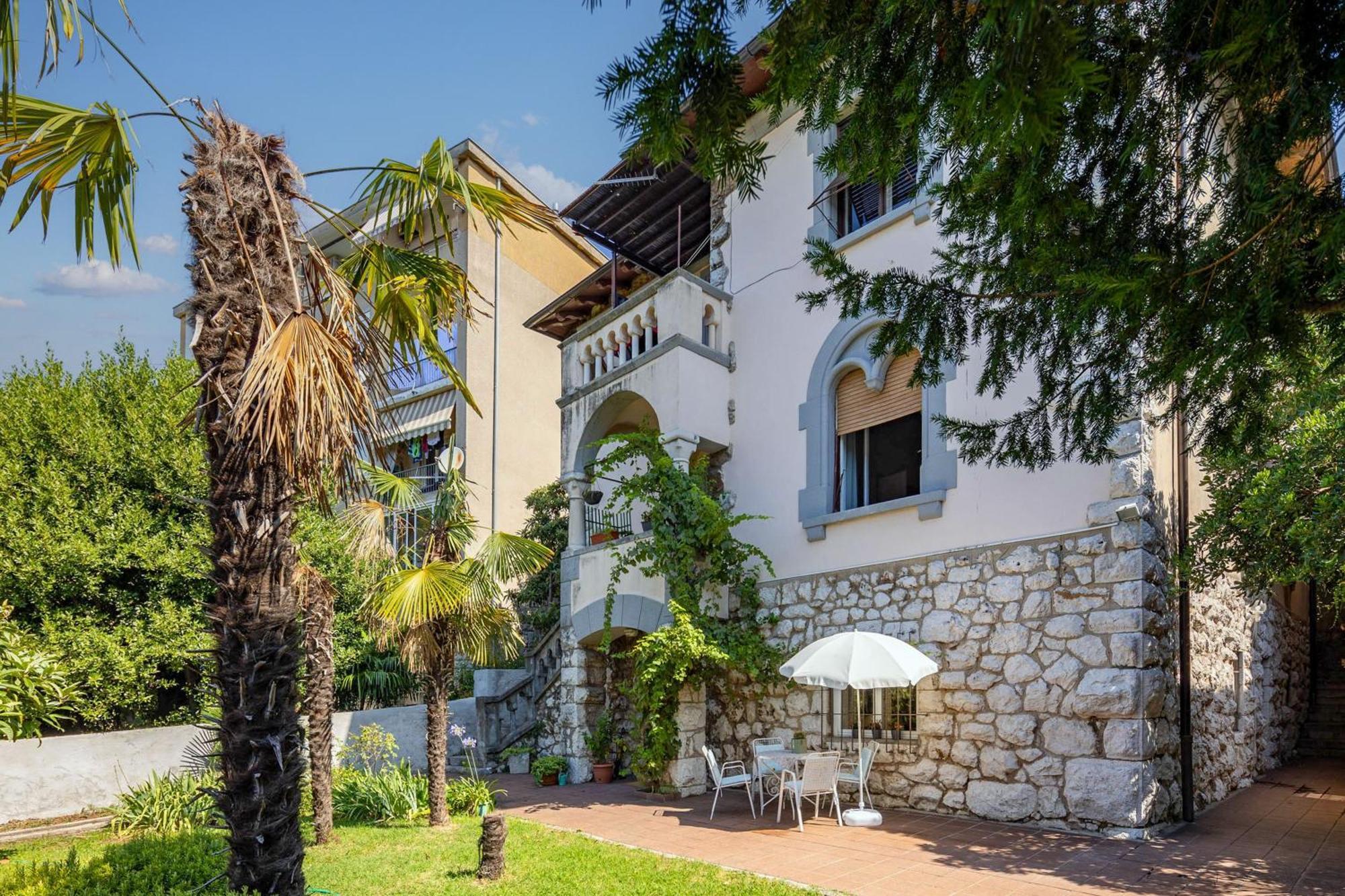 City Apartment With Garden - Happy Rentals Рієка Екстер'єр фото